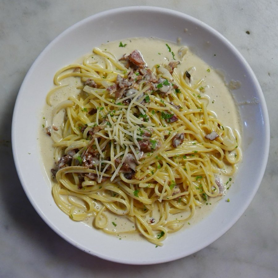 Pasta in a garlic and oil sauce