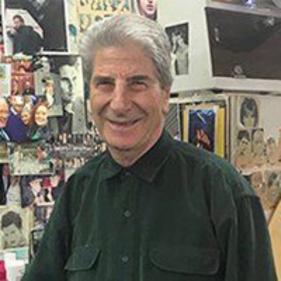 Portrait of barber Valentino in the shop